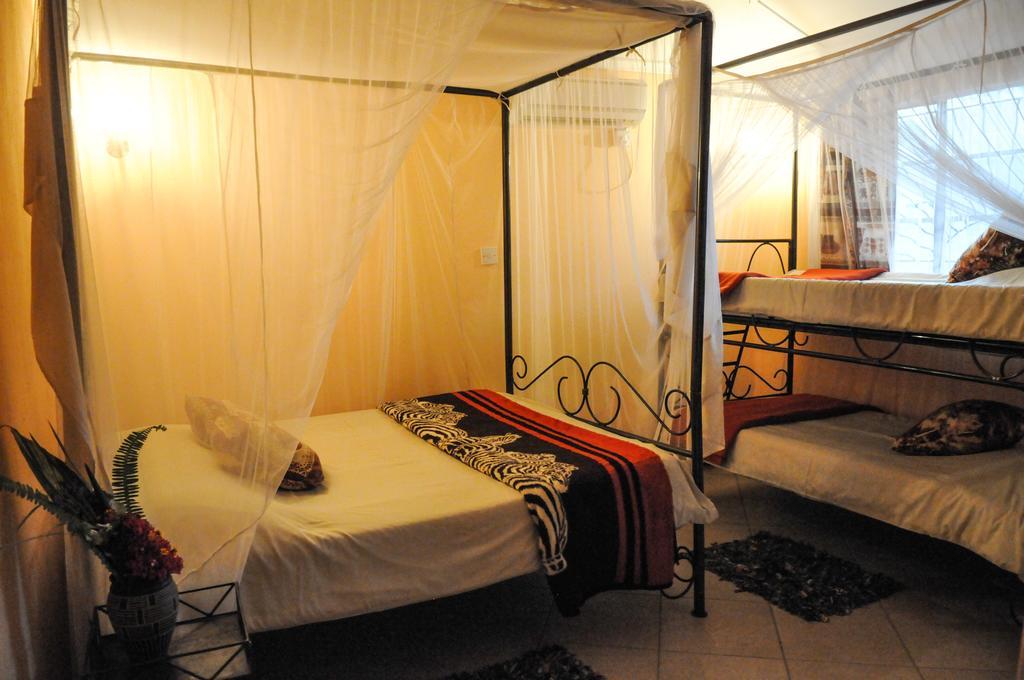 Zigzag Town Lodge Livingstone Room photo