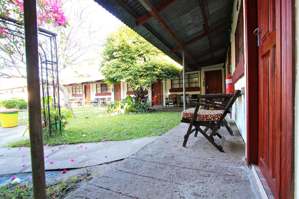 Zigzag Town Lodge Livingstone Exterior photo