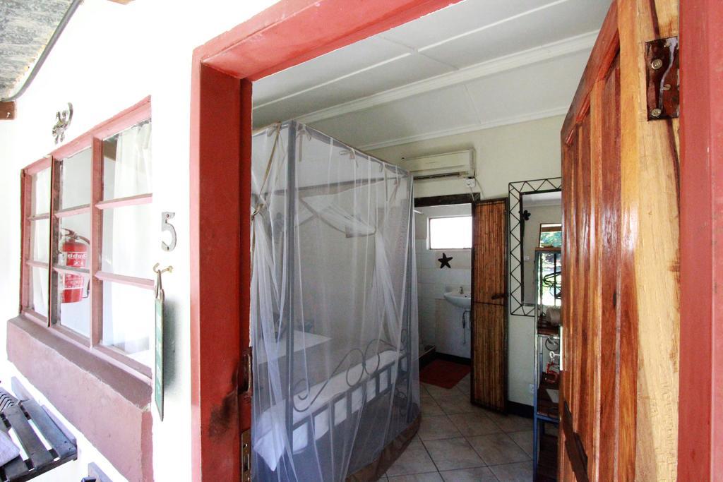 Zigzag Town Lodge Livingstone Exterior photo