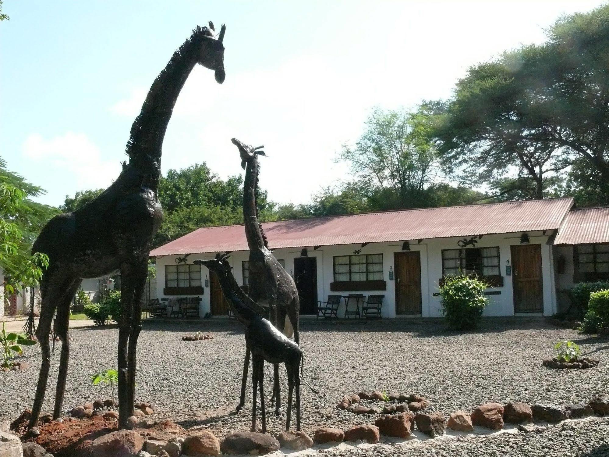 Zigzag Town Lodge Livingstone Exterior photo